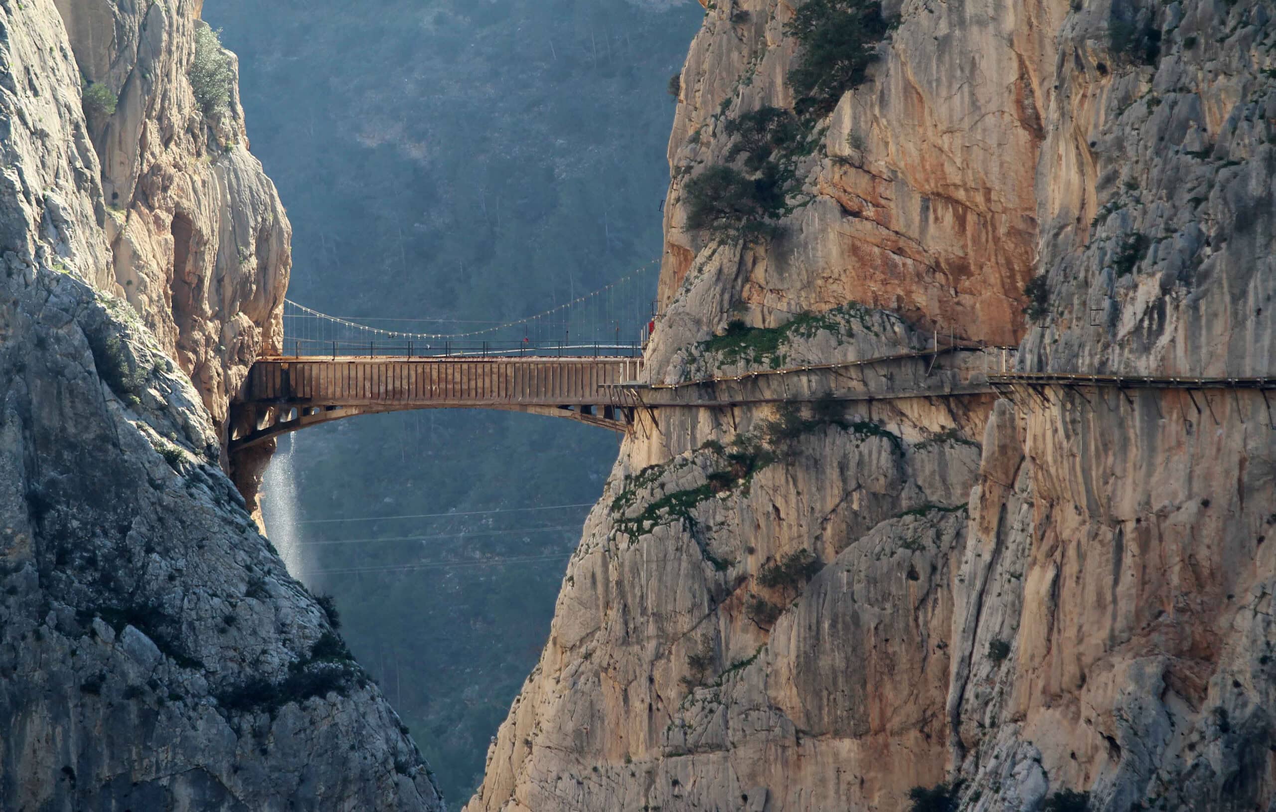 Vista de mañana puente Caminito del Rey